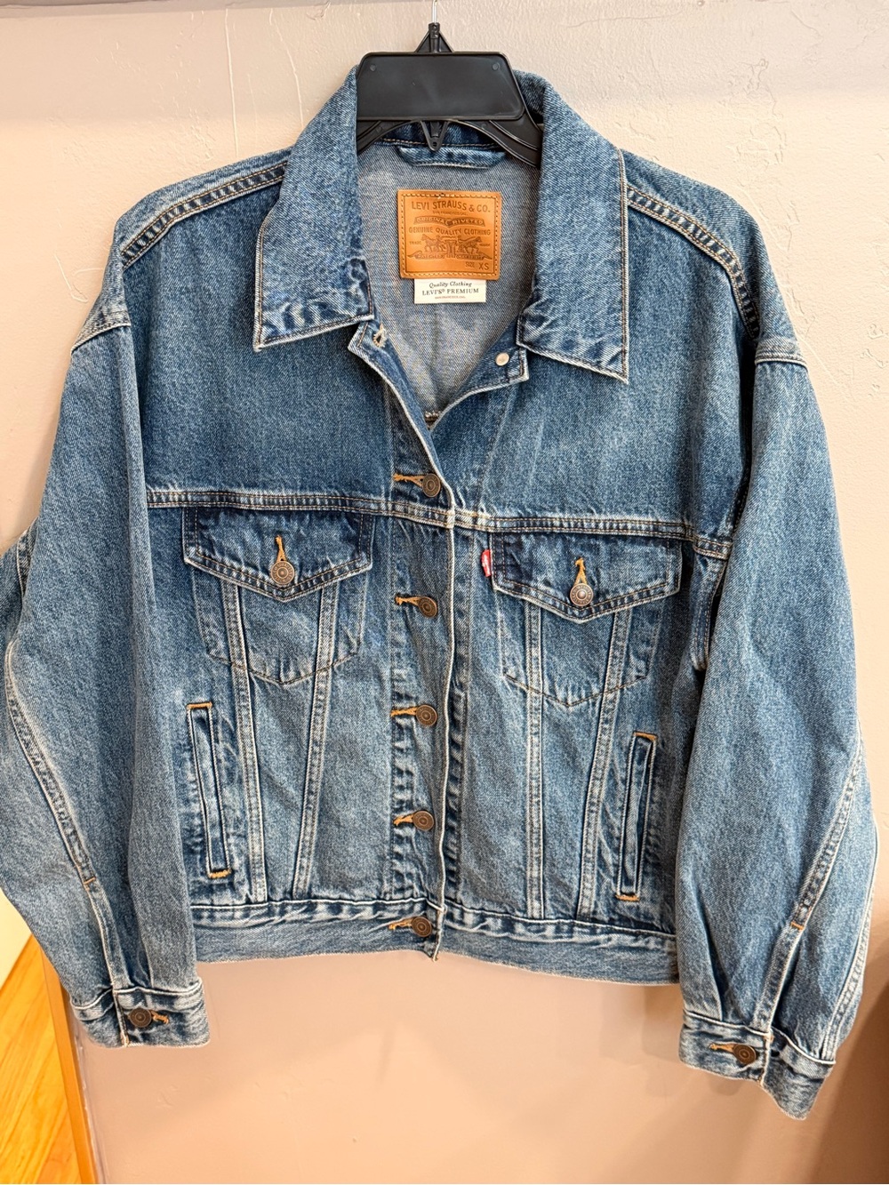 Levi’s Premium Original Trucker Denim Jacket Medium Wash XS #1046